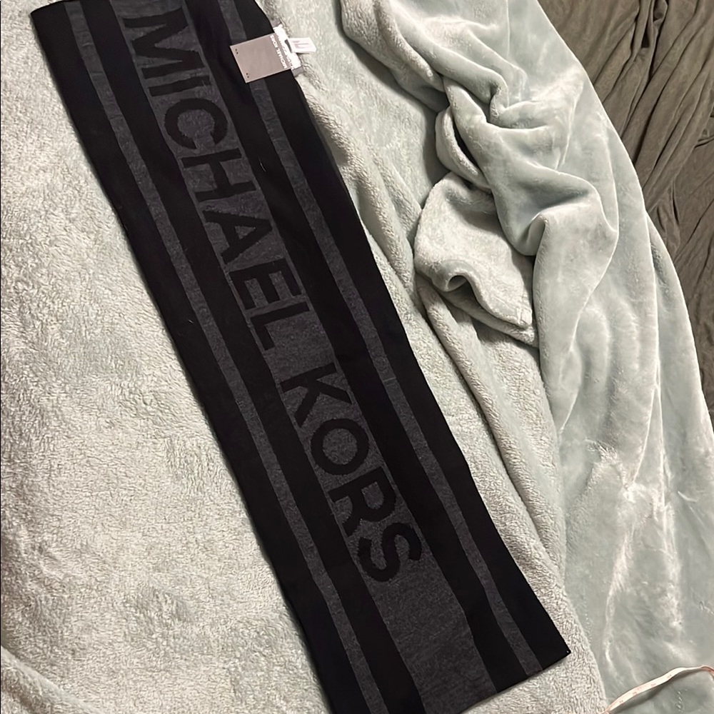Michael Kors Black and Gray Scarf - Picture 4 of 8